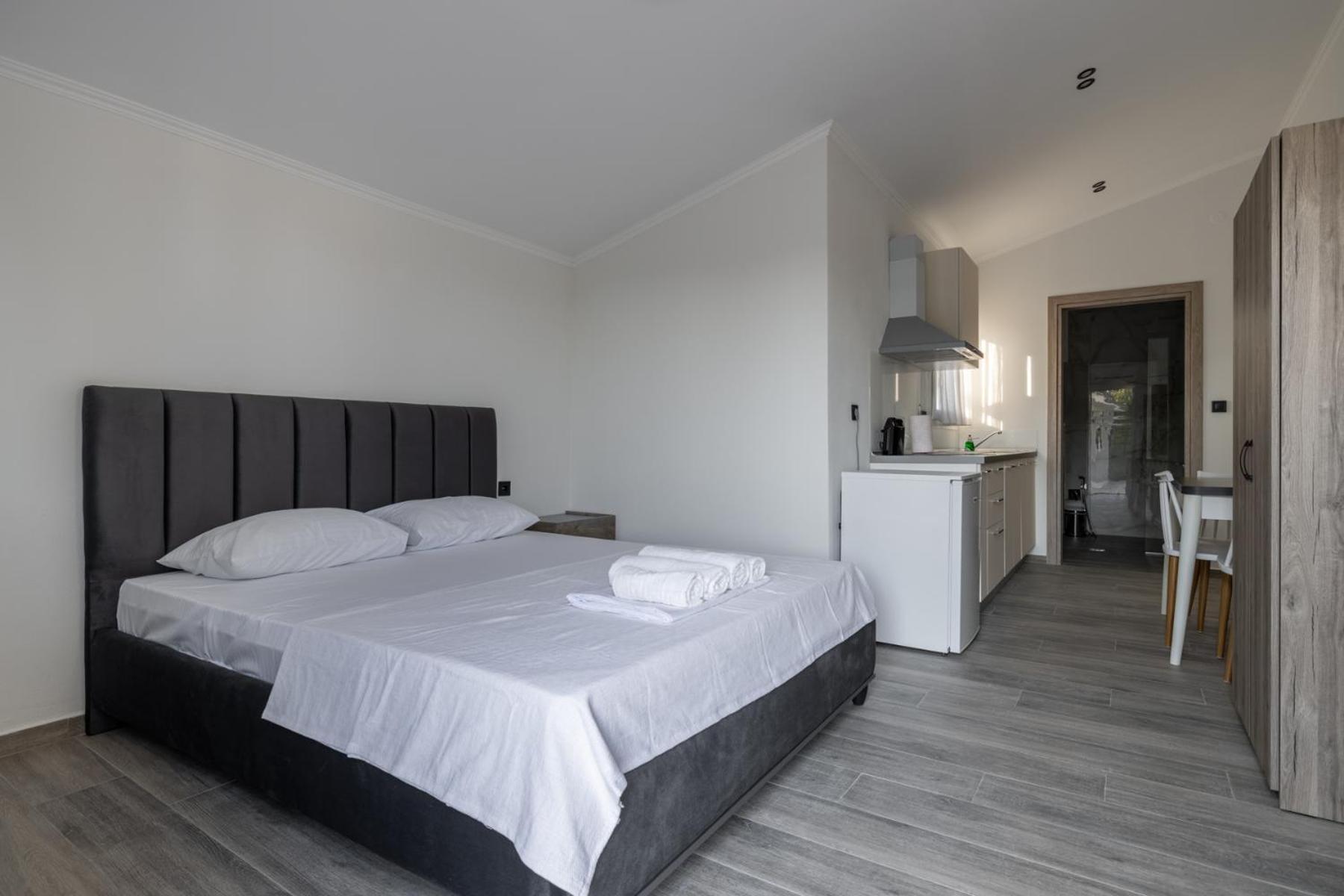 Carolina Apartment's Zilotis